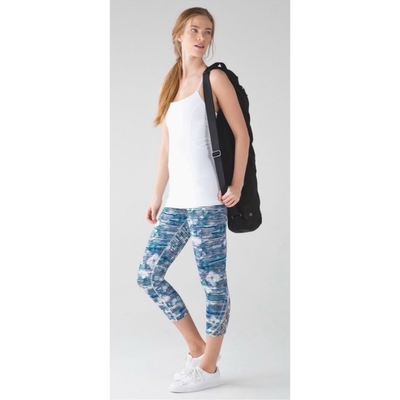 Lululemon Inspire Crop Blurry Belle Leggings 6 - Picture 15 of 15